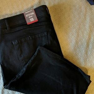 NWT Avenue denim shorts